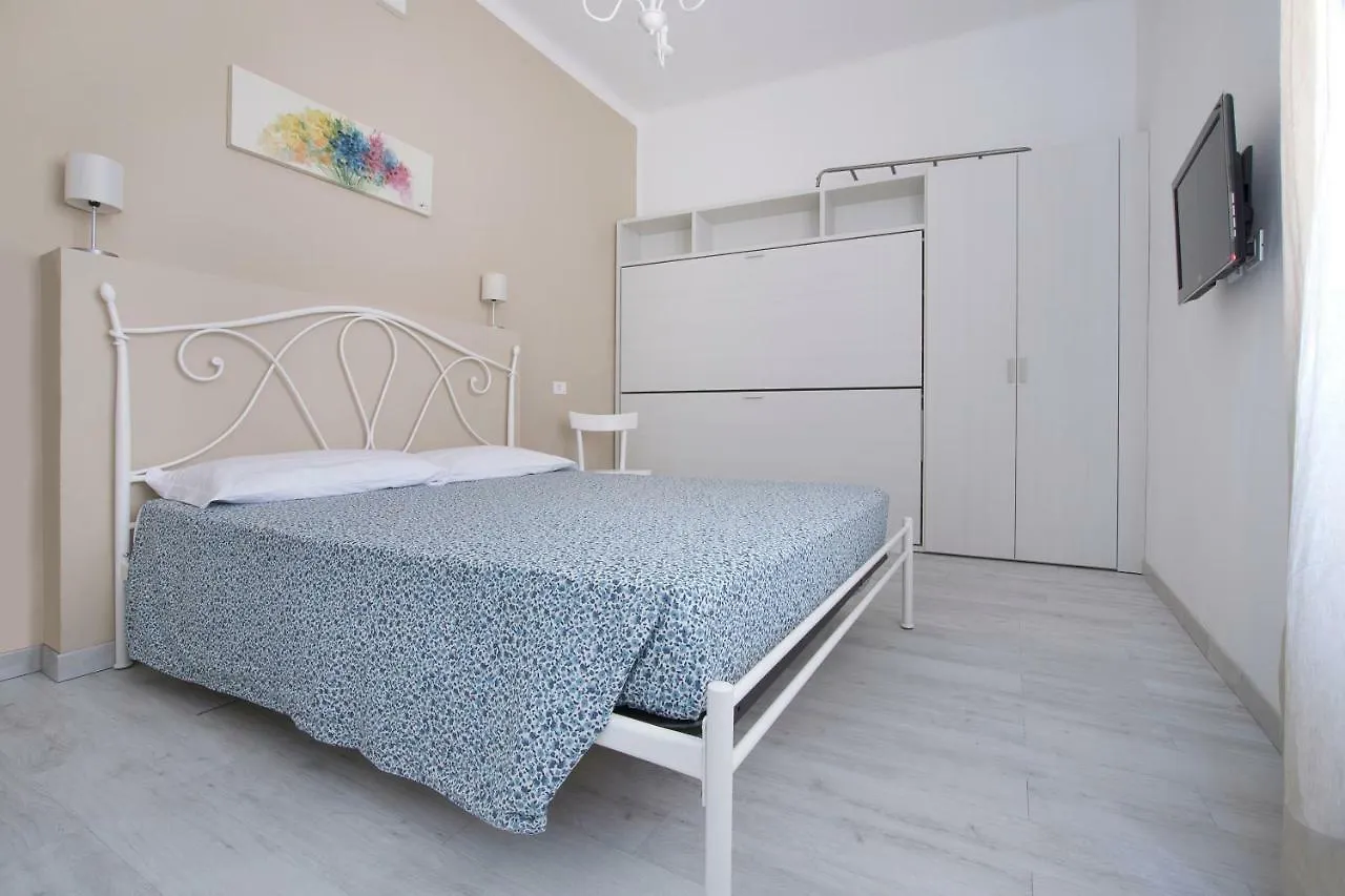 Aparthotel Residence Serenella - Dependance Diano Marina Italy