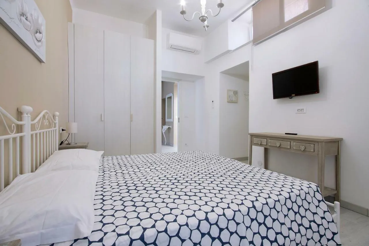 Residence Serenella - Dependance Diano Marina Aparthotel